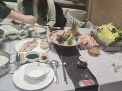 -红鼎豆捞·非遗鲍皇汤火锅(宝丰路店)