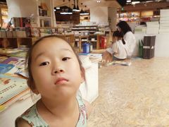 -新华里咖啡书吧(新华书店小寨店)