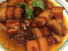 大理雕梅红烧肉-云海肴·汽锅鸡·云南菜(美罗城店)