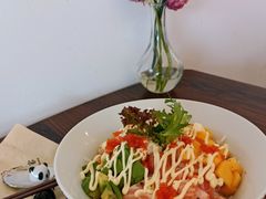 三文鱼牛油果拌饭-小银家日式简餐(中信丹阳花园店)