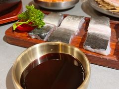 -围炉肉舍•炭烤活鳗•丹东海鲜烤肉(步行街店)