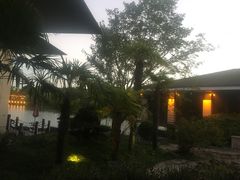 -上海怡沁园度假酒店