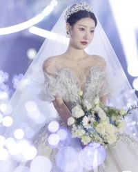 -不晚国际婚纱礼服