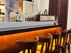 -Café Monson