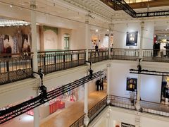 -乐蓬马歇百货公司(Rive Gauche)