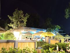-茅草房·河畔园林火锅