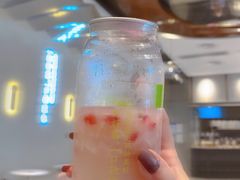 霸气荔枝气泡茶-奈雪的茶(中粮祥云小镇店)