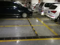 -飞洲国际广场-地下停车库
