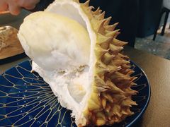 -铭牛烧肉·和牛海鲜自助(高新月牙湖店)