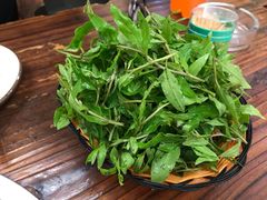 -撮一顿纳西铜火锅