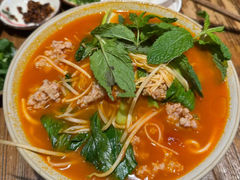 -粉八·云南米线·建水烧烤(常熟路店)