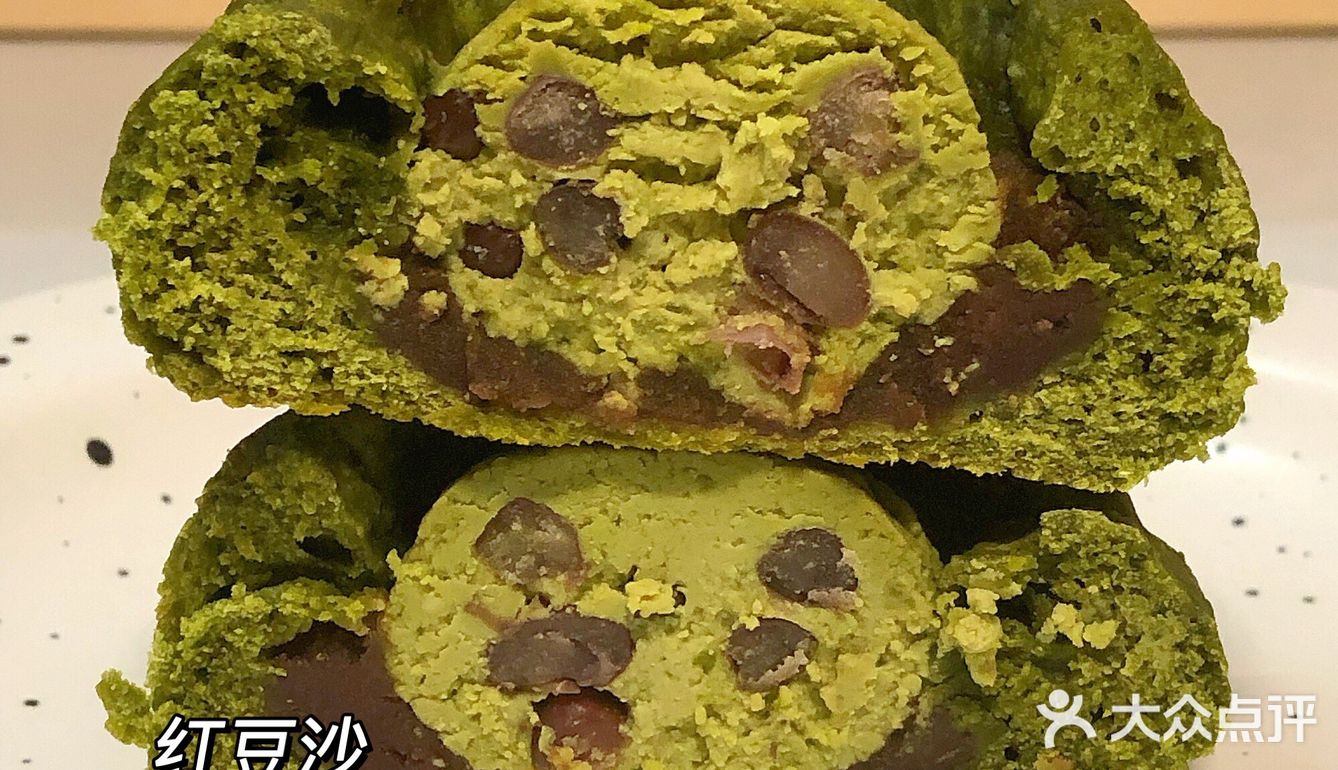 口感很扎实、饱腹感强，馅儿还是有加糖