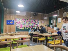 大堂-内蒙焖面大盆骨餐馆(山大路店)