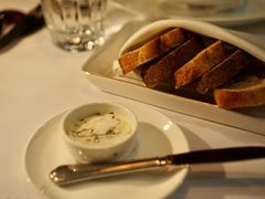 餐前面包黄油-壳里西餐厅Coquille Seafood Bistro(蒙自路店)