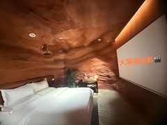 -幸栖洞穴设计酒店(成都春熙路店)