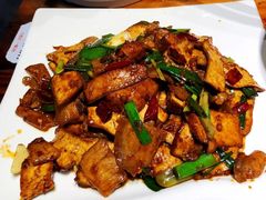 香干回锅肉-一品味庄·地标武昌鱼·藕汤湖北菜(黄鹤楼店)