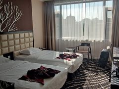 -昆明朗威酒店(昆明站火车站双桥夜市风情街店)