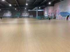 -极限PLAY运动娱乐新世界·团建派对潮玩休闲馆·室内蹦极高空游乐园