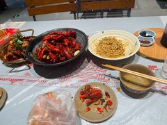 -肥肥虾庄·金牌油焖大虾(杨园滨江时代walk店)