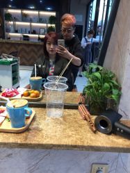 -PE SALON