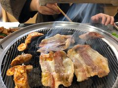 -围炉肉舍丹东海鲜烤肉·烤活鳗(步行街店)