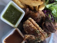 德国烤猪蹄-Chom Cafe and Restaurant