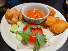 -大头虾越式风味餐厅(光明广场店)