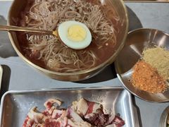 -围炉肉舍•炭烤活鳗•丹东海鲜烤肉(步行街店)