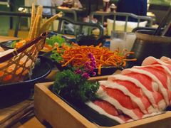 -湊湊火锅·茶憩(杭州湖滨银泰in77店)