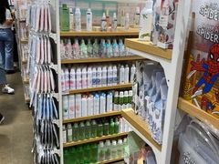 -名创优品(北京新中关购物中心地铁层店)