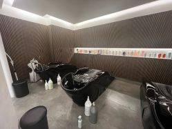 -C-18 SALON