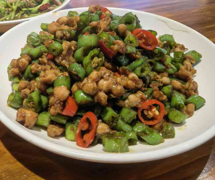 大块头排档-"不得不说魔都的物价相对高些 00 相较于.