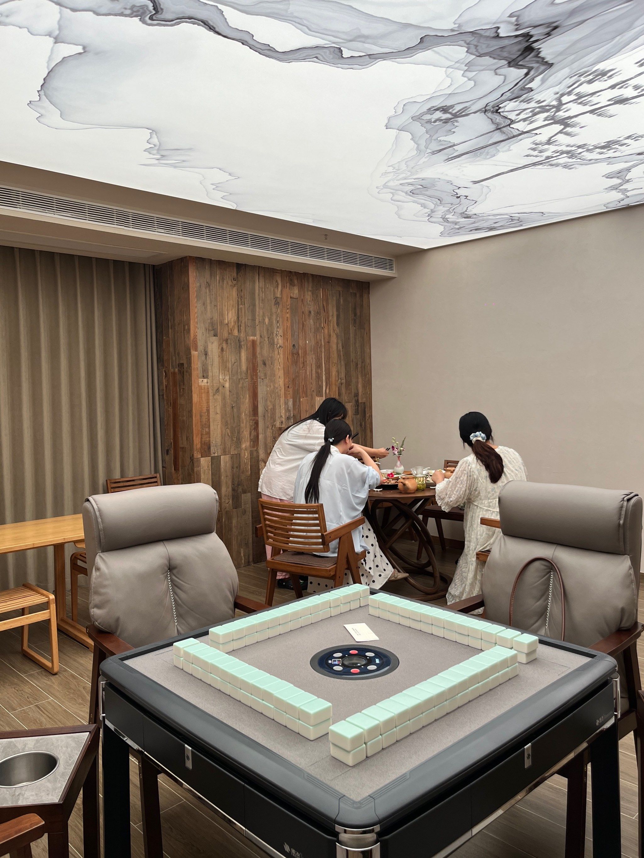 私房菜进麻将房?现在成都茶馆都这么先进了吗