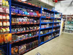 -逝水玩具折扣店