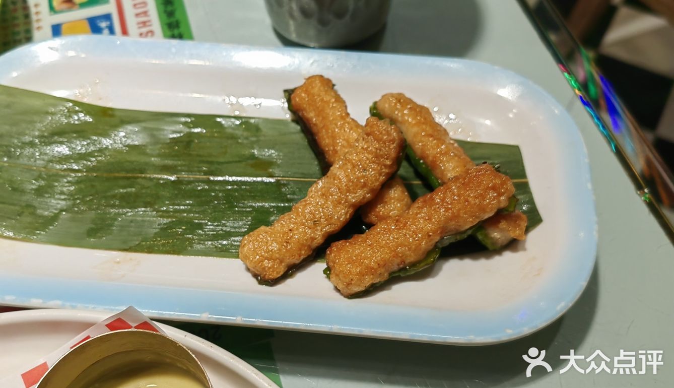我们是两个人吃了接近300，我感觉放在其他港粤小馆