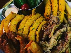 特色洛奇小吃拼盘-MR.ROCKY洛奇先生RESTAURANT&BAR(宝安壹方城店)