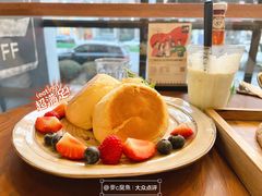 莓果奶油芝士舒芙蕾松饼-UPPER KITCHEN(延安路店)