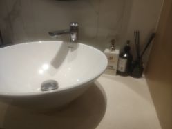 -香港倾城国际·美容美体中心