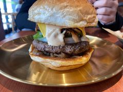 鲜香蘑菇牛肉汉堡-魏斯理汉堡(西安沣东吾悦店)