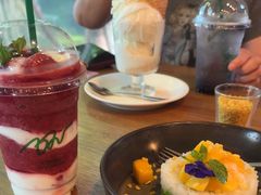 -Chom Cafe and Restaurant