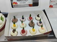 -花花卷卷·鲜食蛋糕(静安久光百货店)