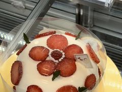 -花花卷卷·鲜食蛋糕(静安久光百货店)