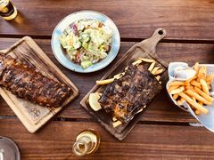 -Ribs & Burgers The Rocks