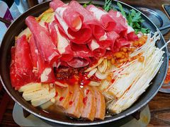 部队锅-MI WU FACTORY米屋美食工厂餐厅(绿地店)