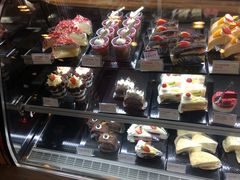 -85度C(生甜甜圈研究工坊·上海平凉店)