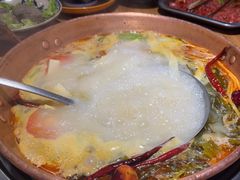 -洱火云南酸菜牛肉火锅(石景山当代商城店)