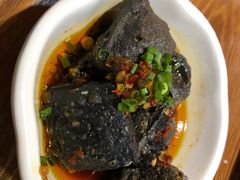 酸汤黄骨鱼、衡东脆肚、锅贴脆太奇、长沙臭豆腐-胡胖子专业长沙菜(衡山路店)