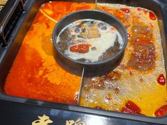 -老牌坊云南鱼豆花火锅(哈西万达店)