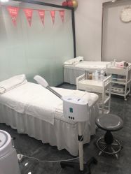 -苗方清颜专业祛痘·皮肤管理
