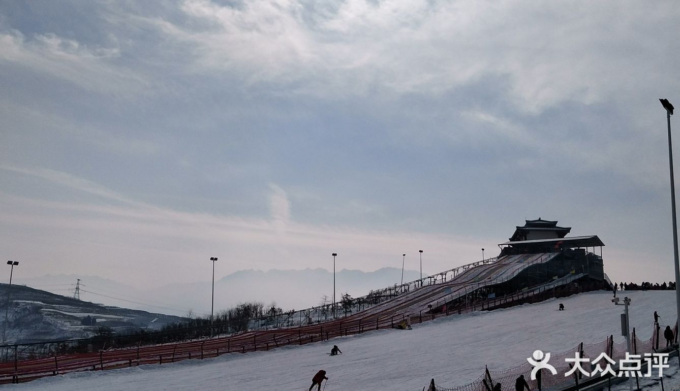 为了不请200块教练而自学的一次浪漫滑雪